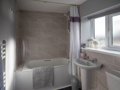 Caroline Cottage Two Bedroom Holiday Home Romaldkirk Barnard Castle Teesdale County Durham DL12 9ED - Modern Fitted Bathroom Bath WC